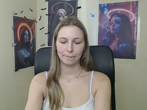 StrangerGi – Live XXX-chat
