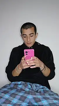Chatroom XXX en direct de Thick_Cock