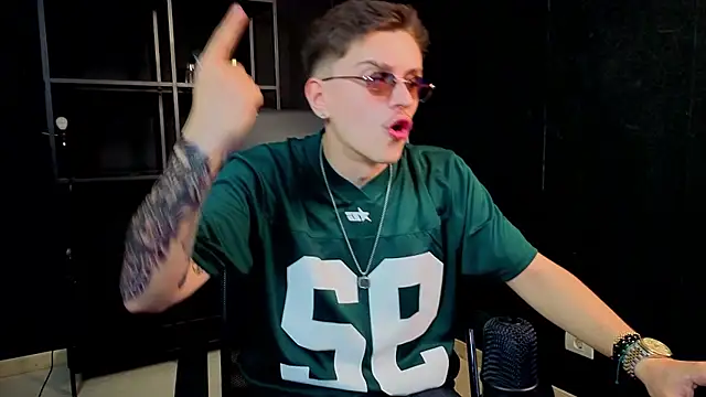 FelixStarkk 라이브 XXX 채팅