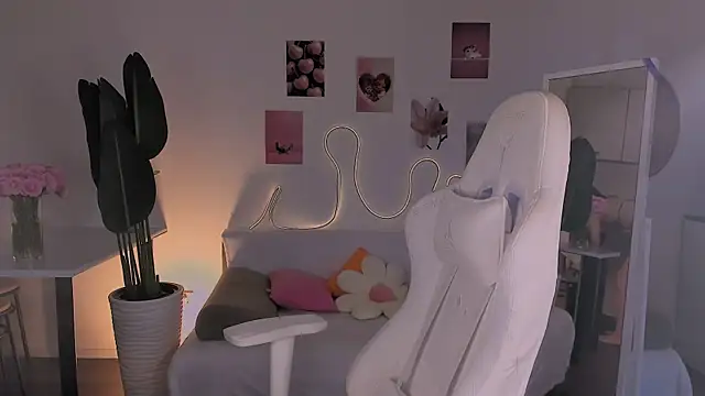 دردشة LittlePeach007 الجنسية المباشرة