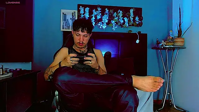 HannibalLester Live XXX-chat