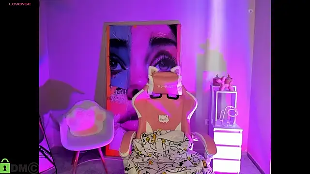 MartaEdams' Live XXX Chat