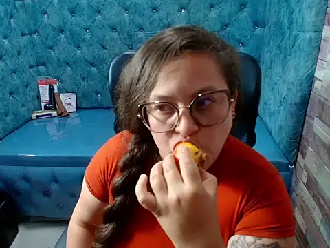 SaraThonson_ Chat XXX in diretta