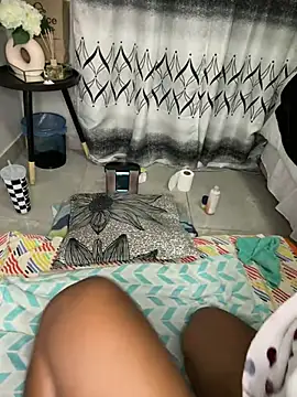 Nicole_bash: απευθείας συνομιλία ΧΧΧ