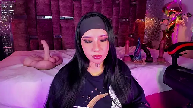צ'אט XXX בשידור חי של Leiaa_