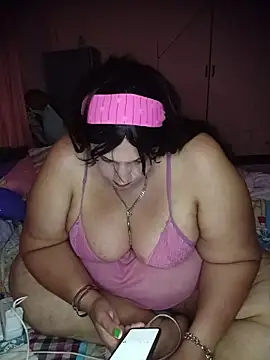 Strongshemail Adlı Modelin Canlı XXX Sohbeti