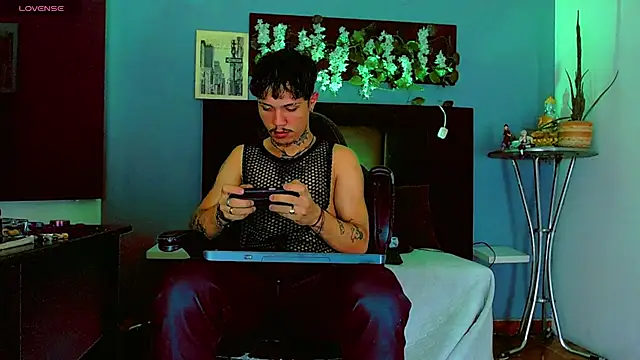 HannibalLester's Live XXX Chat