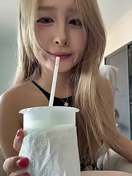 دردشة yuki_june الجنسية المباشرة
