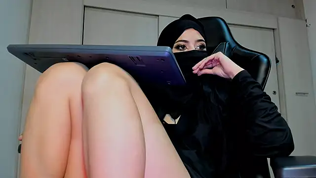 Azahara_ahmad's Live XXX Chat