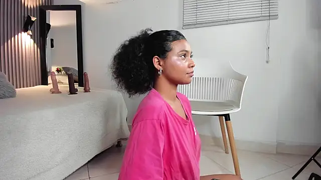 Zafiiraa Chat XXX in diretta