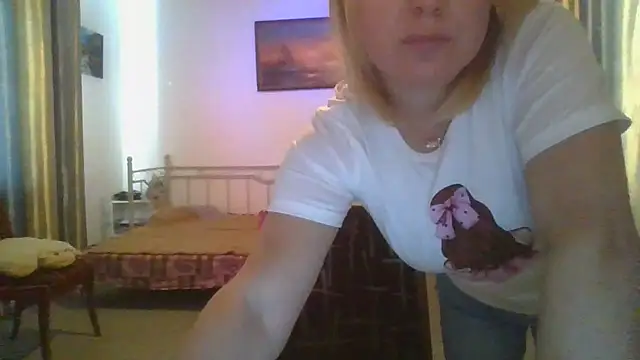 ElenaLove888's Live XXX Chat