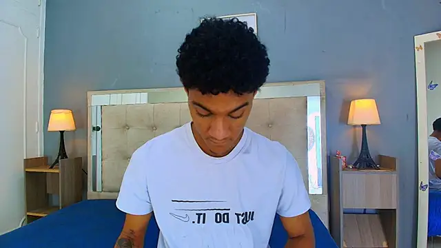 _Thiago12 XXX чат на живо
