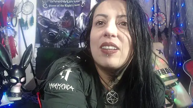 Chat +18 de Astartexxx ao vivo