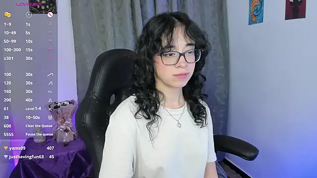 Chat +18 de indra_cam ao vivo