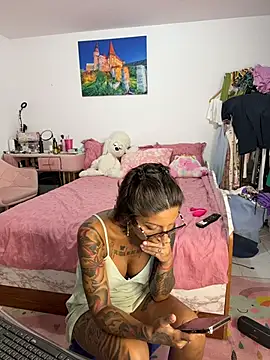 Lucky_Deniz Adlı Modelin Canlı XXX Sohbeti