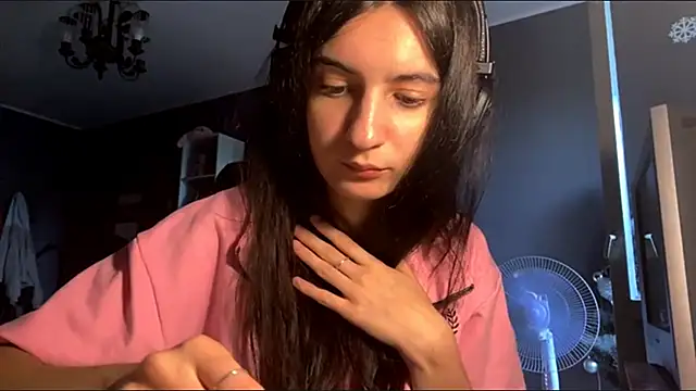 MindaHallmon's Live XXX Chat
