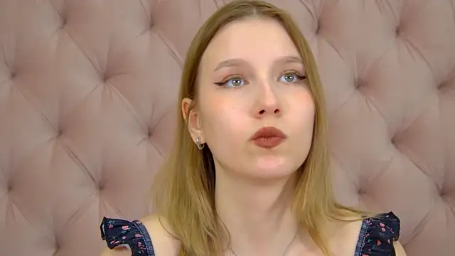 LiliLinn Chat XXX in diretta