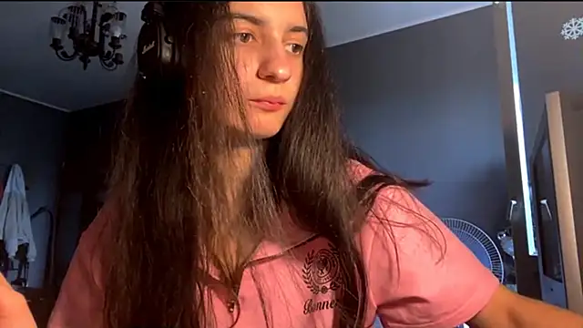 Chat XXX en directo de MindaHallmon