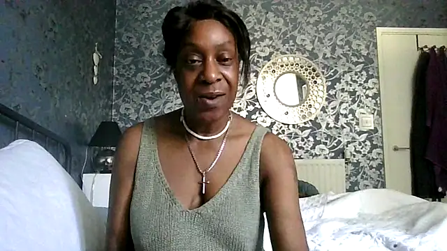 EbonyBlue-x's Webcam Show