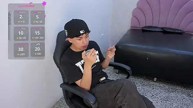 Chat +18 de alan_twink12 ao vivo