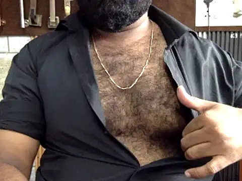 הופעת וובקאם של naughtydaddyy