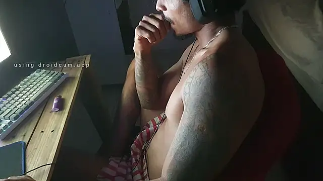 Jh0nZer0 Webcam show