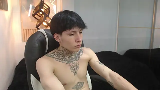 Cry_thereal webcam show