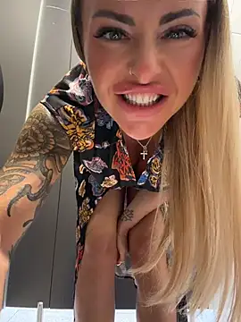 EmaSalis' Webcam Show