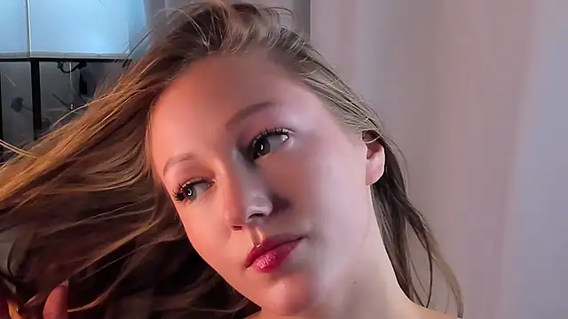 NanceeFinlay Adlı Modelin Web Kamerası Şovu