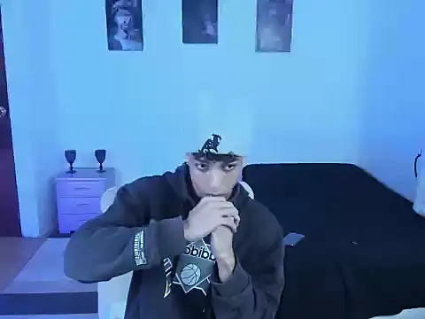 Show modela Nathan_velez na web-kameri