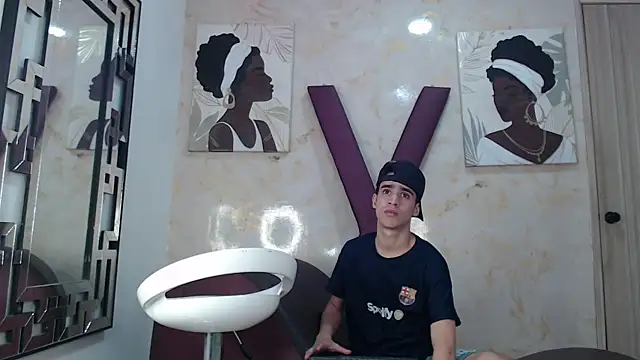 GOLDEN_BOSS Live XXX-chat