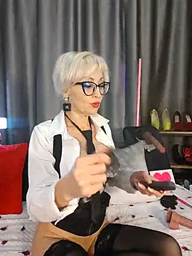 Milforja Adlı Modelin Canlı XXX Sohbeti