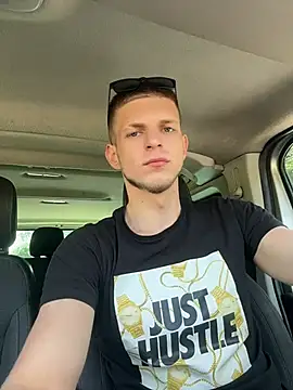 Chat XXX en directo de VelvetKingg