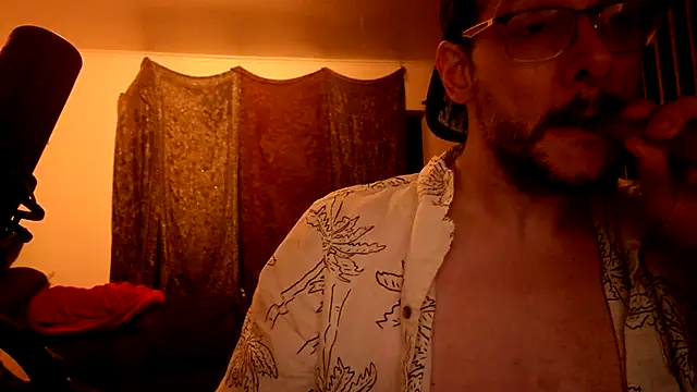 MasterDaddyCool élő XXX-chatje