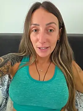 NicoleKaiser Adlı Modelin Canlı XXX Sohbeti