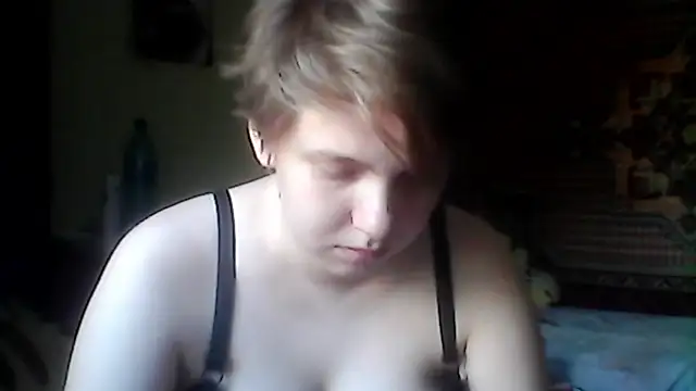 MiraElowen Show in webcam