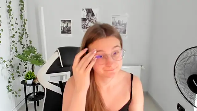 Mia_kristal Chat XXX live