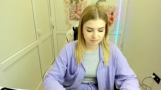 BrielleStorm Adlı Modelin Canlı XXX Sohbeti