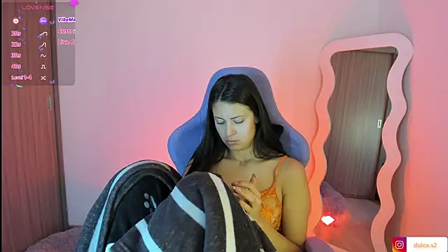 Kylie_Wet 现场XXX聊天