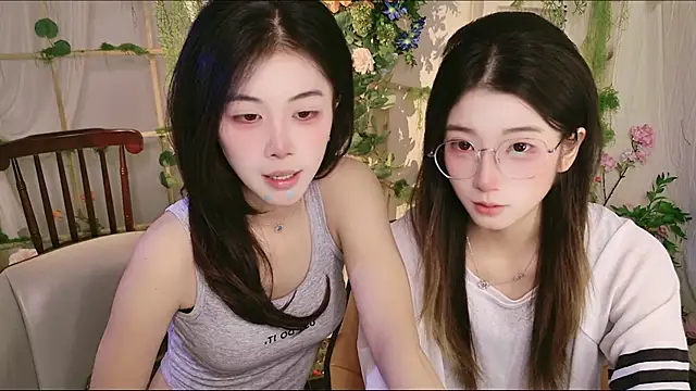 GuLuGroup Live XXX Chat