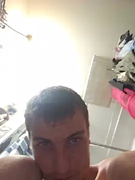 jizzyglizzy92's Webcam Show