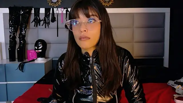 ZoeDrucker Adlı Modelin Canlı XXX Sohbeti