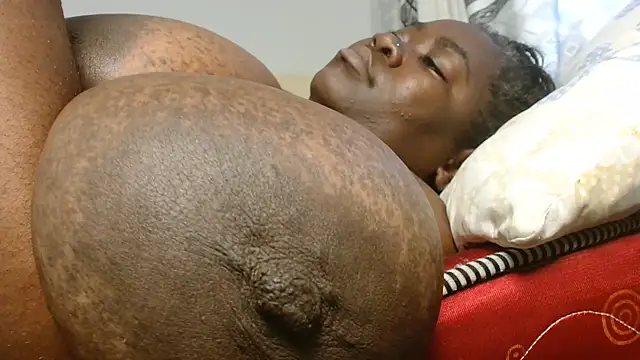 titi_fiesta Adlı Modelin Canlı XXX Sohbeti