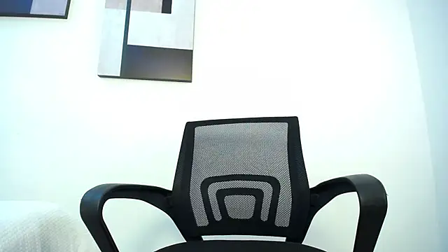 Luucky_Strike live XXX chat