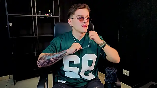 FelixStarkk live XXX chat