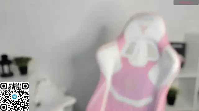 XXX chat uživo modela Emma-Blissa