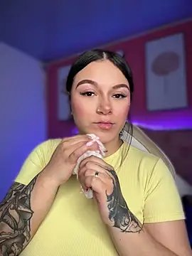Chatroom XXX en direct de Megaan__More