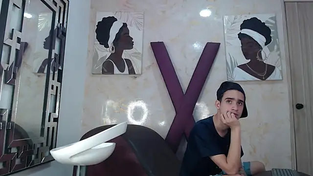 GOLDEN_BOSS Live XXX-chat