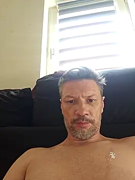 Chatroom XXX en direct de tomek84