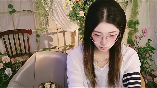 Živý XXX chat GuLuGroup